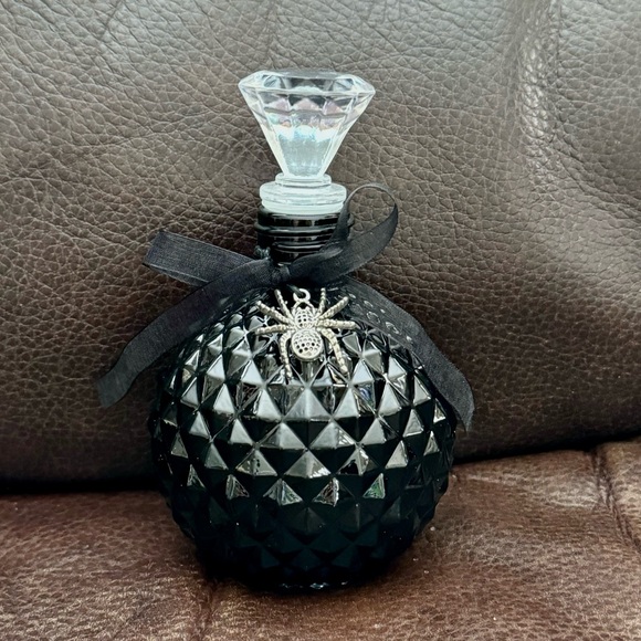 Other - Round Black Glass Potion Bottle with Metal Spider Charm